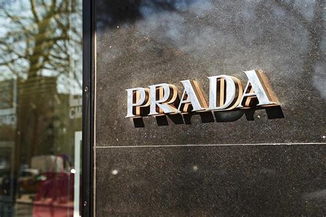 ราคาของ prada